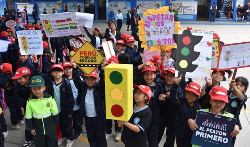 Touring y Automóvil Club del Perú propone el regreso de la educación vial desde el colegio