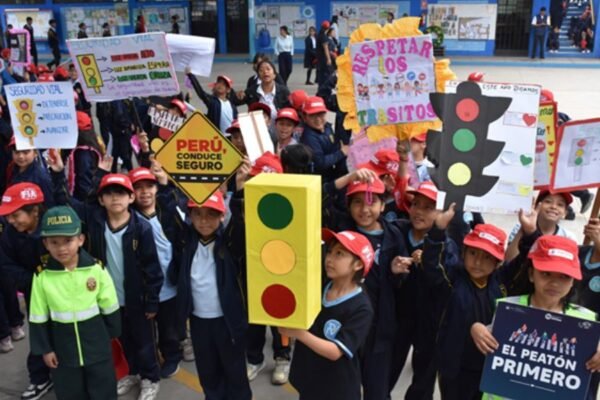Touring y Automóvil Club del Perú propone el regreso de la educación vial desde el colegio