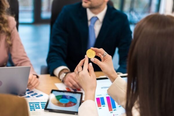La paradoja de la inclusión en Latinoamérica: más acceso a productos pero escaso conocimiento financiero