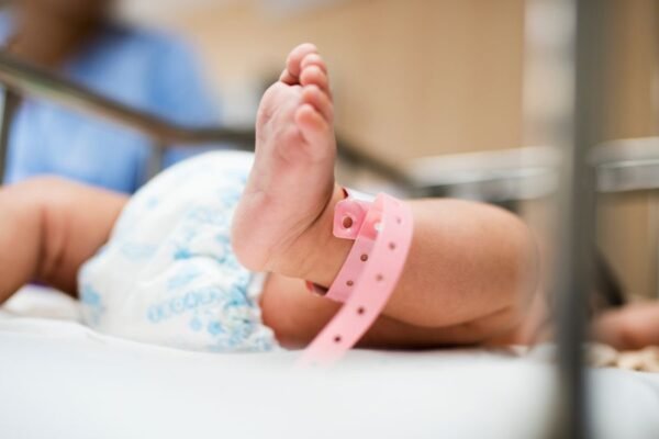 La salud del recién nacido empieza en el embarazo: cinco claves para protegerlo