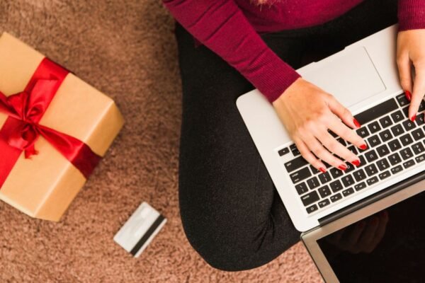 Día de la Madre impulsa el E-Commerce: 74% de peruanos percibe mejoras en su experiencia financiera gracias a la tecnología