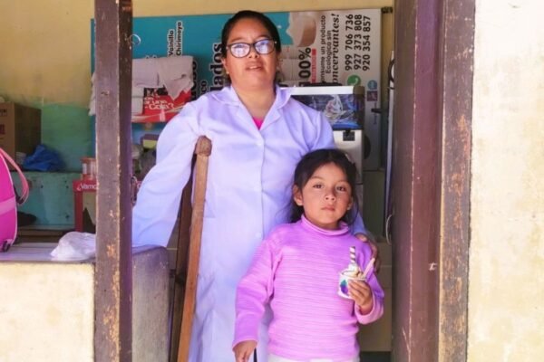 Día de la Madre: el ejemplo de Marielena, una mamá que vence barreras para salir adelante con venta de helados naturales