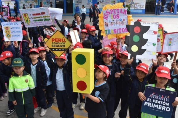 Touring y Automóvil Club del Perú propone el regreso de la educación vial a los colegios