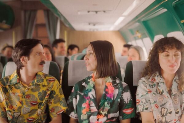 GUM y Bombay presentan “Avionazo”: La campaña que utiliza el humor y el surrealismo para decirle a México ¡Cambia tu dentalidad!