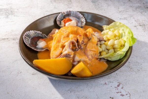 La Isla Escondida presenta su festival de ceviches con 10 versiones del plato bandera peruano