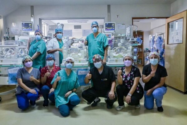 Día del Neonatólogo: amor y servicio que sana a bebés prematuros y recién nacidos