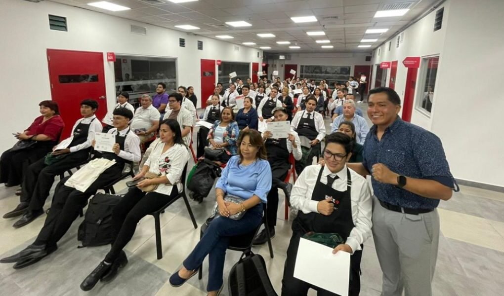Empleabilidad en hospitalidad: Learning for Life ha capacitado a 700 personas para acceder a nuevas oportunidades laborales