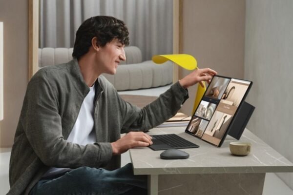 ASUS y ROG transforman la productividad y el gaming en Perú con el lanzamiento de las nuevas laptops de doble pantalla Zenbook DUO y Zephyrus DUO (2026)