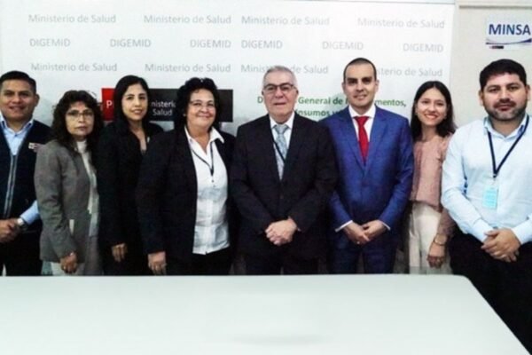 Perú y Bolivia: CCL impulsa Foro Binacional para fortalecer la seguridad regulatoria de industria cosmética