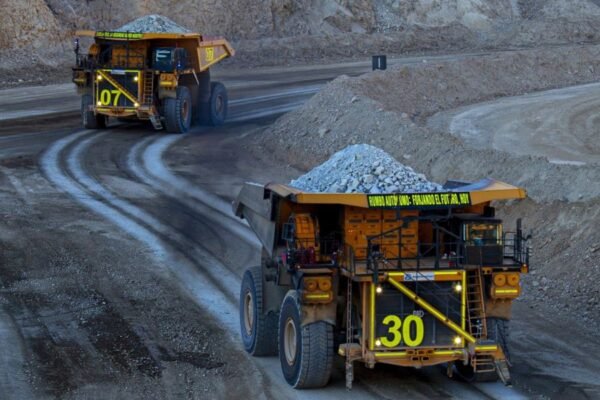 Caterpillar reconoce a Quellaveco por acarrear 500 millones de toneladas de forma autónoma