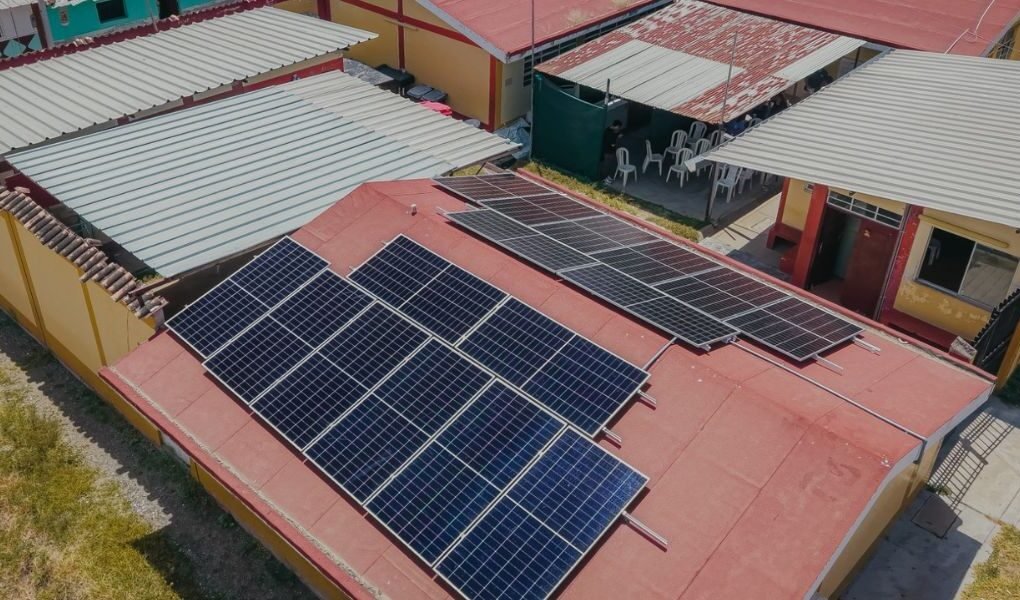 Fundación Nexans: El modelo que está electrificando los centros de salud más vulnerables de Piura