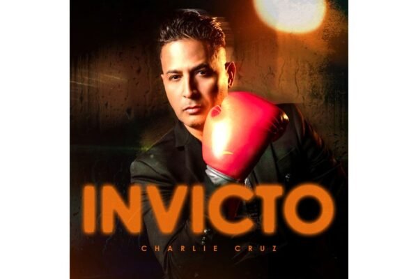 Charlie Cruz presenta “Invicto”, el álbum más importante de su carrera artística.