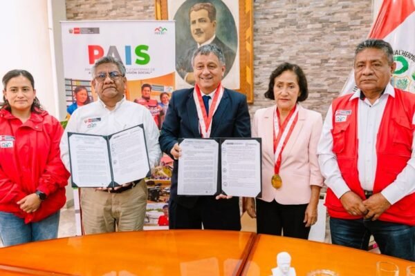 Programa PAIS y UNHEVAL llevarán educación a más de 2000 estudiantes de zonas rurales de Huánuco