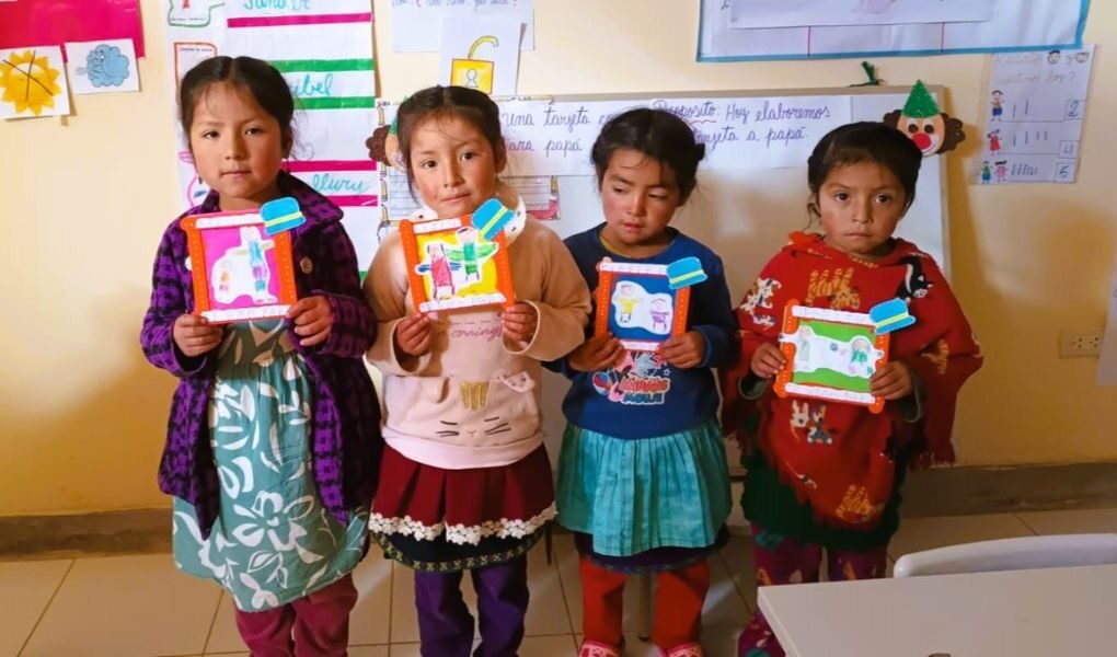 Piura: María, la maestra que viaja siete horas para enseñar a niños de un caserío en Ayabaca