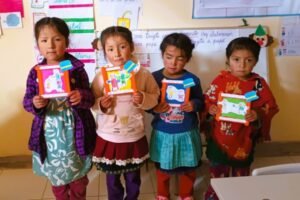 Piura: María, la maestra que viaja siete horas para enseñar a niños de un caserío en Ayabaca