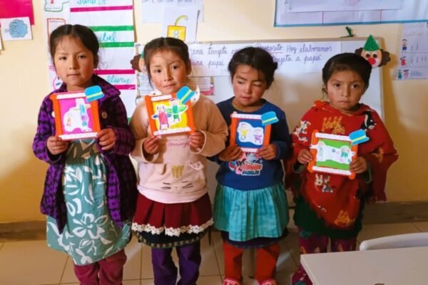 Piura: María, la maestra que viaja siete horas para enseñar a niños de un caserío en Ayabaca