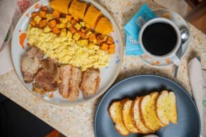 La Repostería celebra Fiestas Patrias con desayunos criollos y postres peruanos