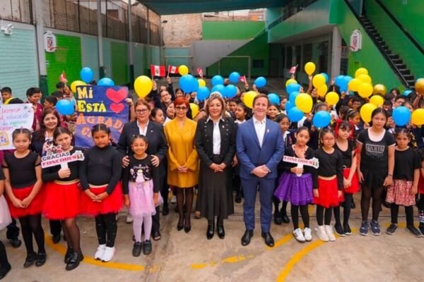 Midis: más de 146 000 escolares se benefician con la entrega de cocinas mejoradas y almacenes en colegios públicos