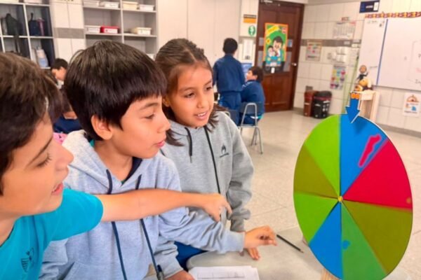 ¿A tu hijo le cuestan las matemáticas? Cinco estrategias para ayudarlo a mejorar antes de las evaluaciones 