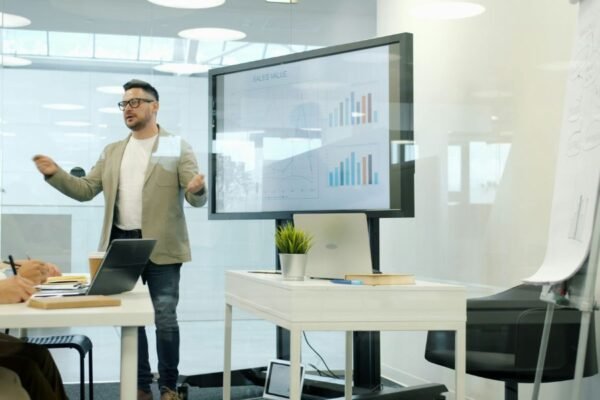La capacitación digital impulsa mejores oportunidades laborales para trabajadores peruanos
