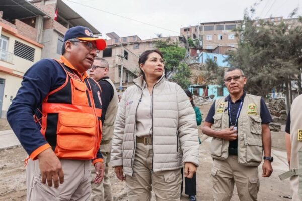 Programas sociales del Midis aseguran continuidad de servicios y asistencia a afectados por aniegos en Villa El Salvador