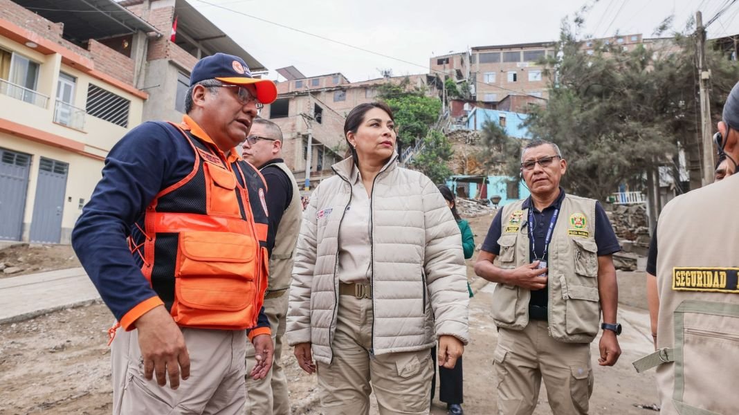 Programas sociales del Midis aseguran continuidad de servicios y asistencia a afectados por aniegos en Villa El Salvador