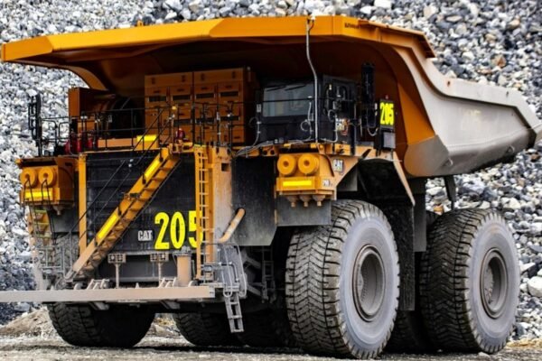 Antamina elige a Caterpillar y Ferreyros para expansión de flota de camiones ultraclass de 400 toneladas