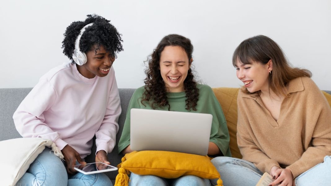 La IA deja de ser solo una herramienta: el 22% de los jóvenes latinoamericanos ya la usa como una amiga