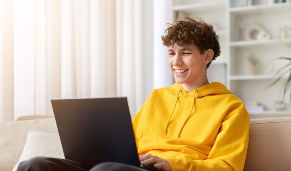 ChatGPT for Teens: el desafío de hacer la IA más segura para los adolescentes