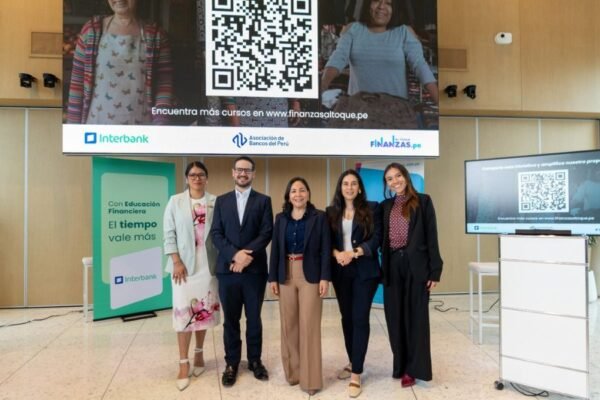 ASBANC e Interbank lanzan curso gratuito para impulsar la independencia financiera de las mujeres peruanas
