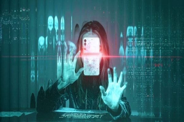 ¿La cámara de tu teléfono te está vigilando? Señales de alerta y cómo proteger tu privacidad