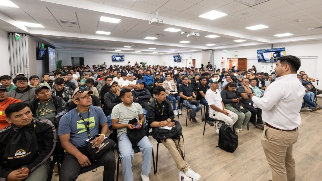 Operadores de maquinaria pesada celebran su día en encuentro del Club de Operadores de Ferreycorp