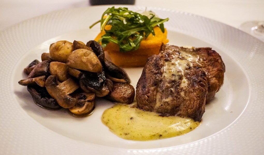 Don Vito presenta su Lomo Tenderloin a la Pimienta Verde como recomendación especial del chef