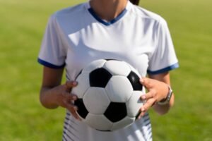 Estudio en futbolistas peruanas resalta la importancia de la nutrición personalizada y equilibrada