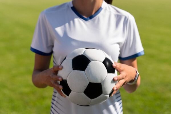 Estudio en futbolistas peruanas resalta la importancia de la nutrición personalizada y equilibrada