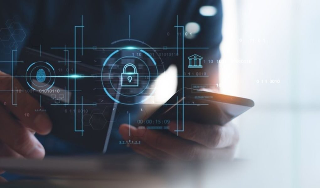 Banca digital en Perú: El 44% de usuarios guarda claves en sus celulares y exige a los bancos mayor protección continua