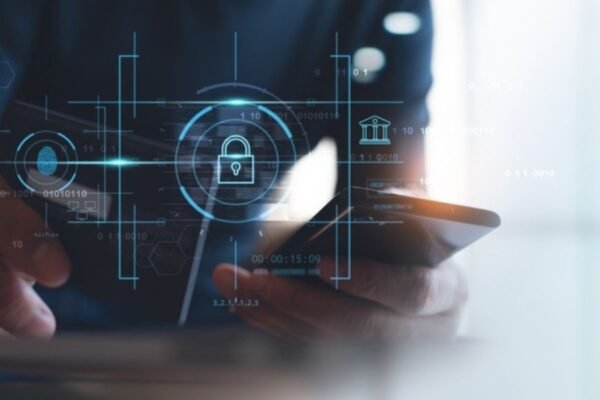 Banca digital en Perú: El 44% de usuarios guarda claves en sus celulares y exige a los bancos mayor protección continua